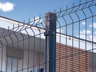 Service Life Analysis: How Long Does a 3D Welded Mesh Fence Last?