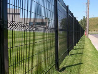 Curvy welded fence
