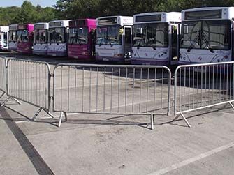 Crowd control barrier