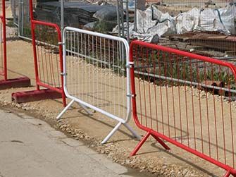 Crowd control barrier